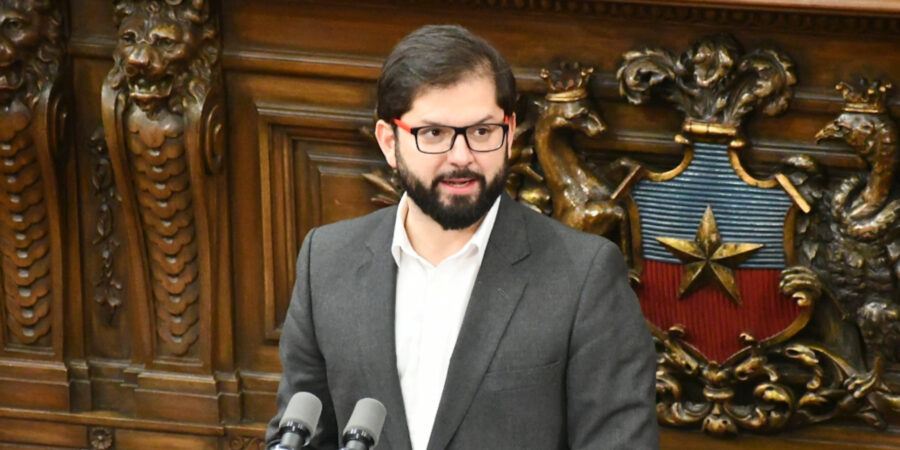 La Dedicatoria De Boric A Sus Colegas Diputados Por El Vidrio Que Se