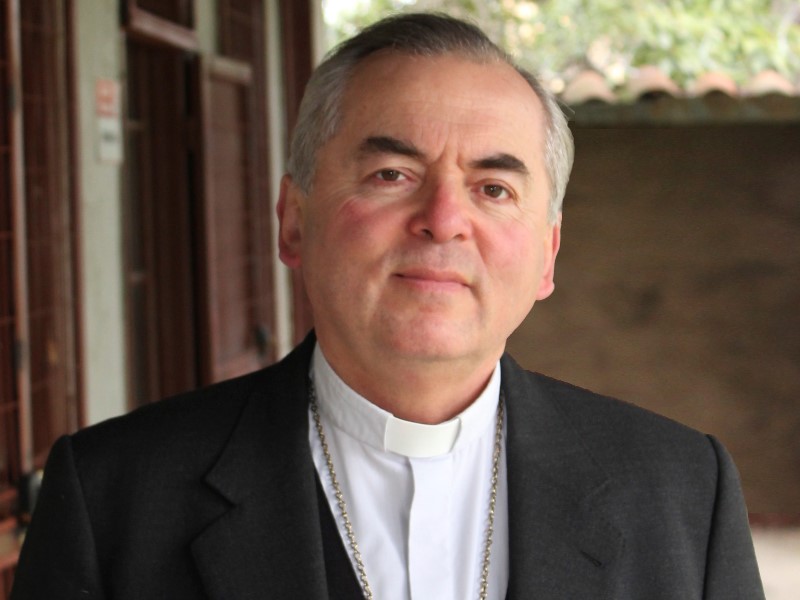 Obispo formado por Karadima descarta renuncia: 