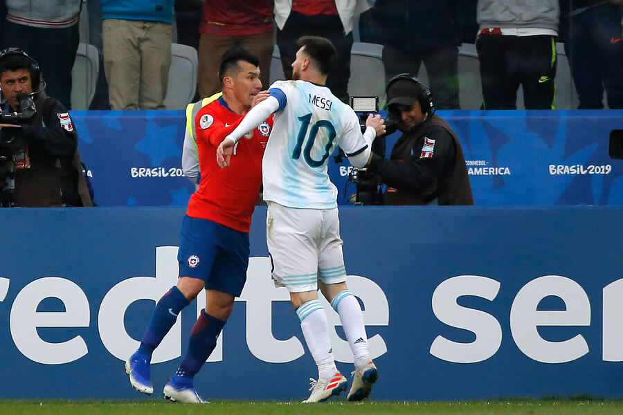 Pelea de Messi y Medel: las bromas que dejó el Chile-Argentina