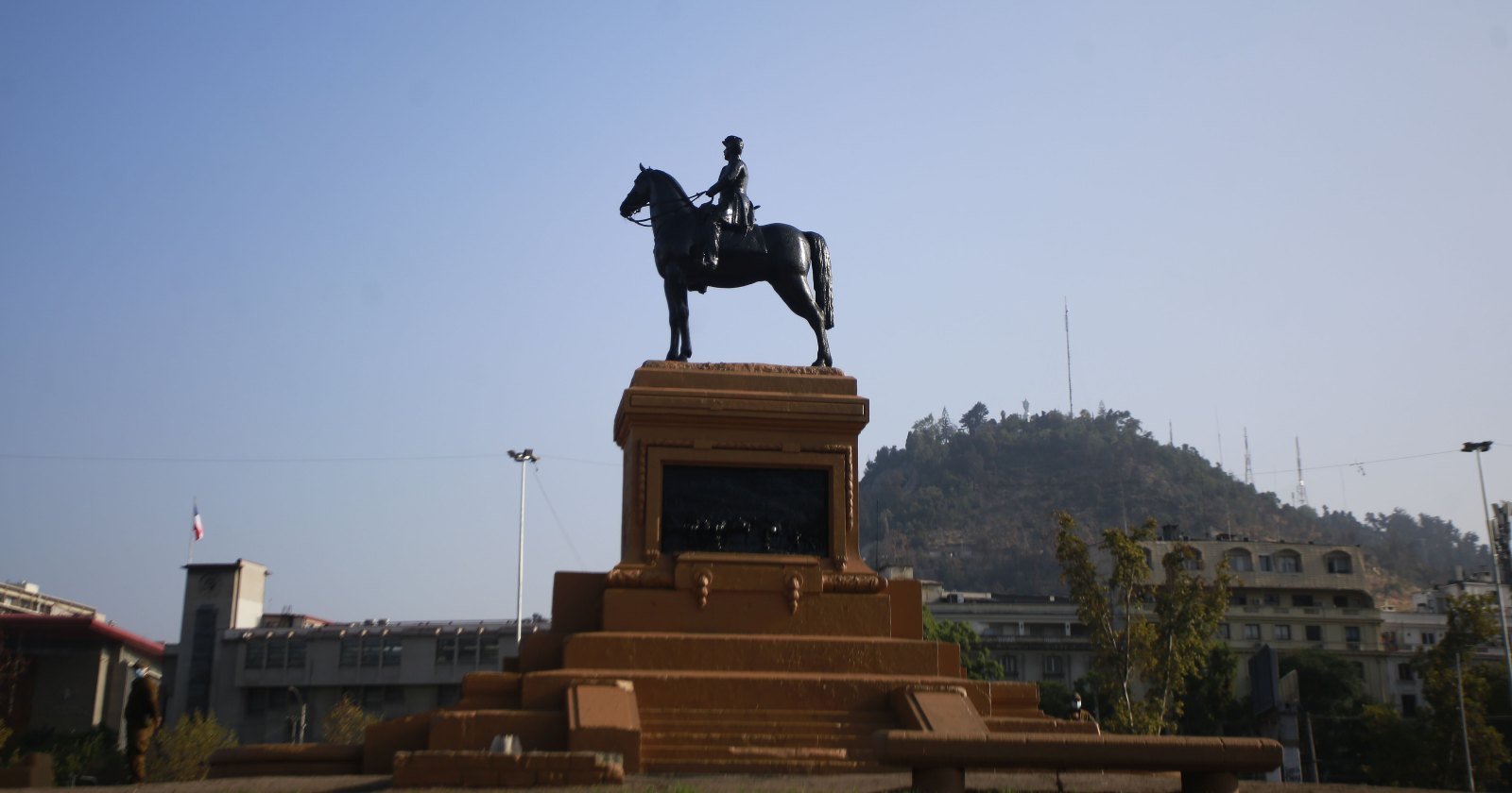 Piñera reponer estatua Baquedano
