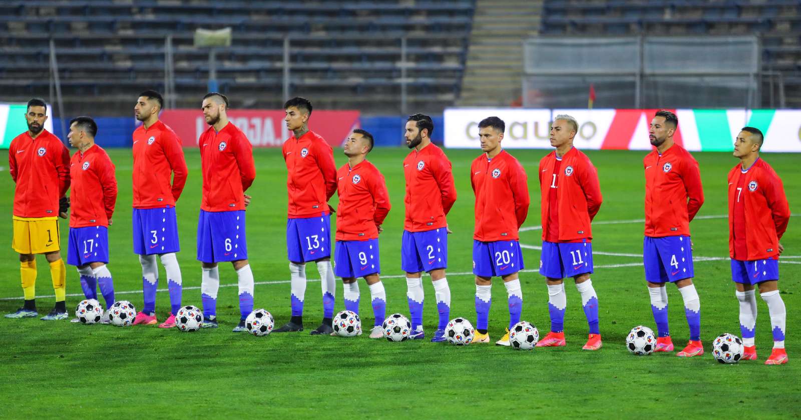 Con cuatro jugadores de la UC: Lasarte entrega la nómina de la Selección